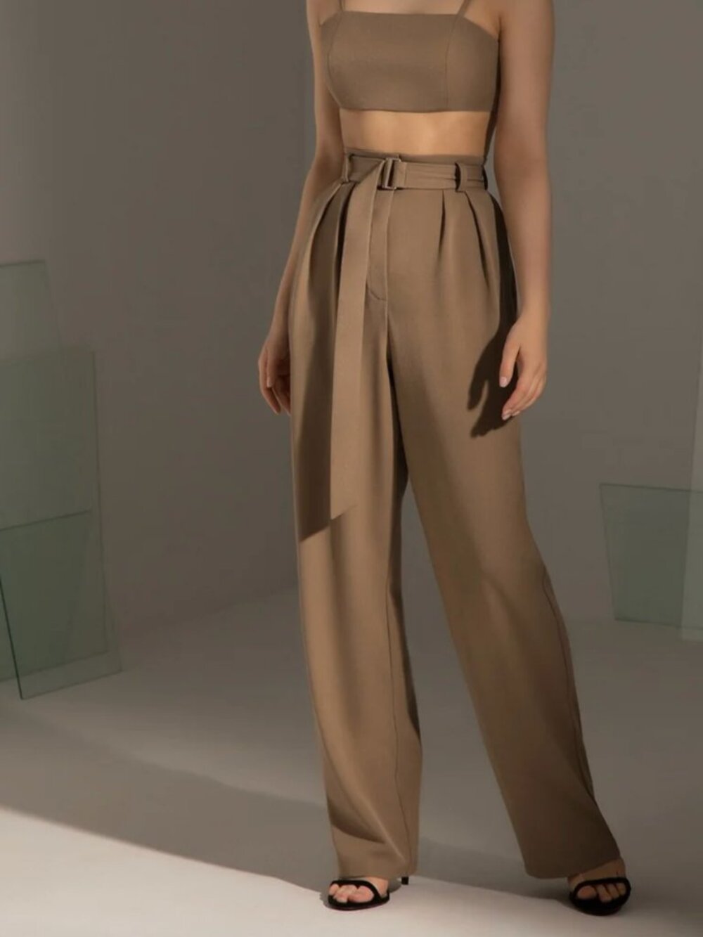 High-Waist Wide Leg Belted Pants - Silky Brown